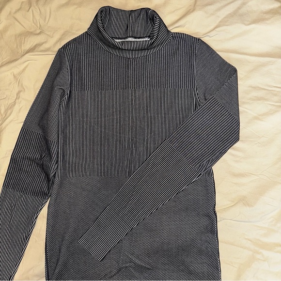 Athleta Stretchy Base Layer - Picture 2 of 10